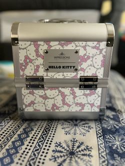 Hello Kitty Sanrio Impressions Vanity Train Makeup Case Lock and Keys NEW