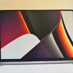 2022-14 Macbook Pro - 16G - 512 SSD Space Grey AppleCare+ 1/12/25