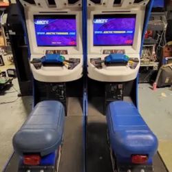Artic Thunder Arcade Game Machines (2)