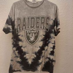 Gray Raiders Tshirt Size Large