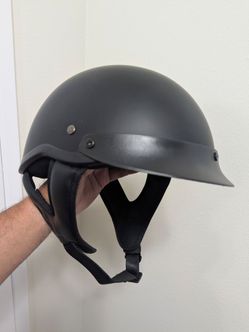 Scott Helmet Like New Flat Black Dot Motorcycle, Biker, etc helmet.
Medium size