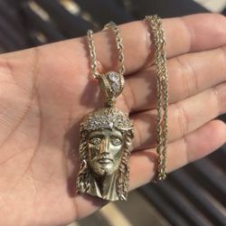 JESUS PENDANT 10K 