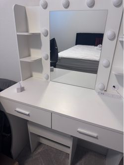 Vanity Table With Lighted Mirror —