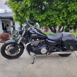 2013 Triumph Thunderbird Storm 