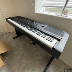 Keyboard Yamaha DGX-670 Black 
