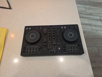 Pioneer DJ DDJ-FLX4 DJ Controller