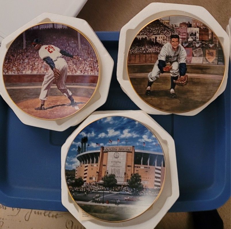 Collectable Baseball and Basketball Plates