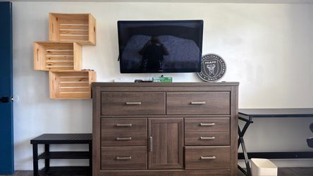 chest of drawers