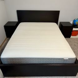 Bed frame with mattress included, 2 nightstand, 2 storage drawers 