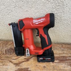 Milwaukee Finish Nailer 23 Gauge Tool Battery 3.0 