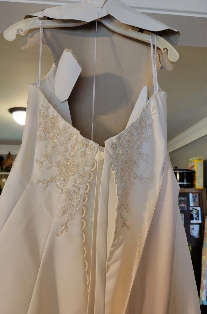 David's  Bridal Ivory Wedding Dress 