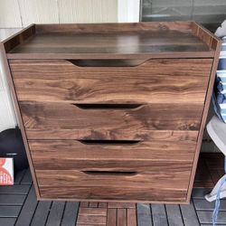 Dresser Walnut Veneer  