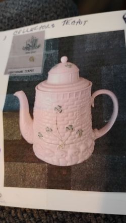 Belleek Lighthouse Shamrock Teapot
