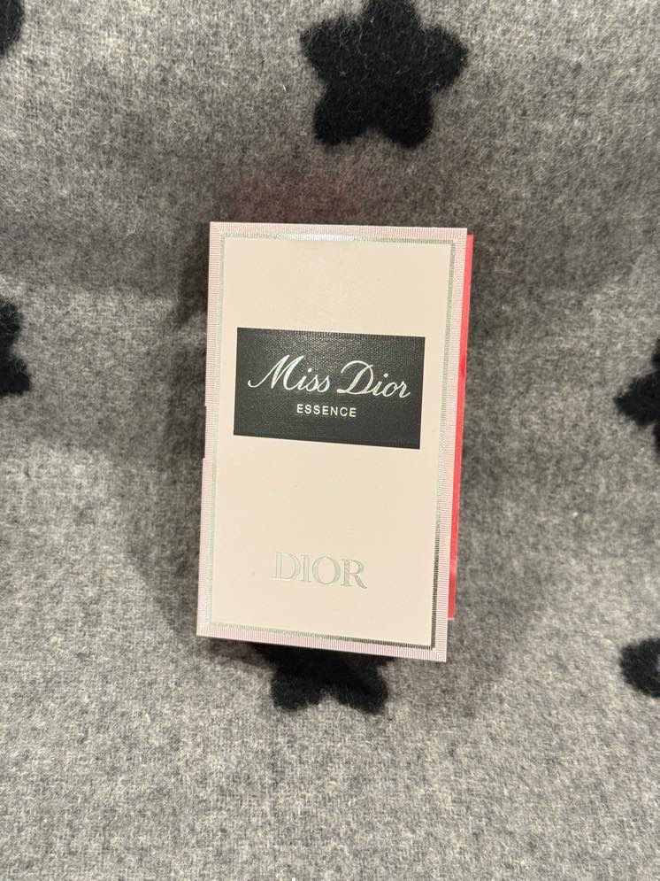 NEW! Miss Dior essence sample 1ml