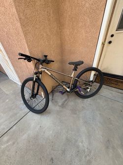 Mongoose Adult Switchback Comp Mountain Bike
