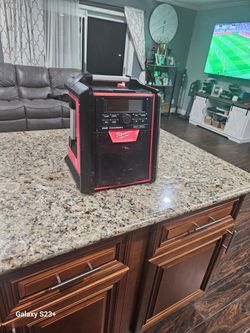 Milwaukee 18v Bluetooth radio charger