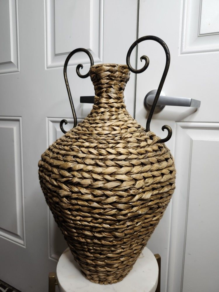 Cure Wicker Basket Decor