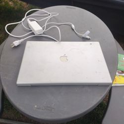 Apple Laptop Works And has Operating System