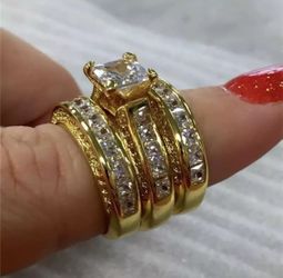 New 14 k yellow gold wedding ring set engagement ring