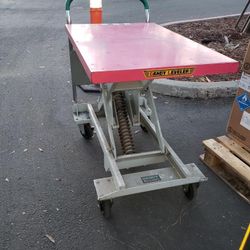 South Worth Dandy A-500 Lb Mobile Scissor Lift