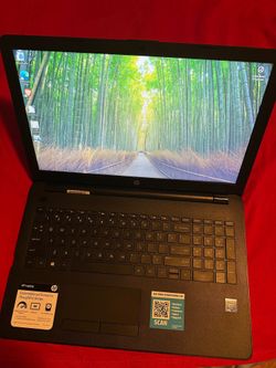 LIKE NEW HP LAPTOP WITH WINDOWS 11