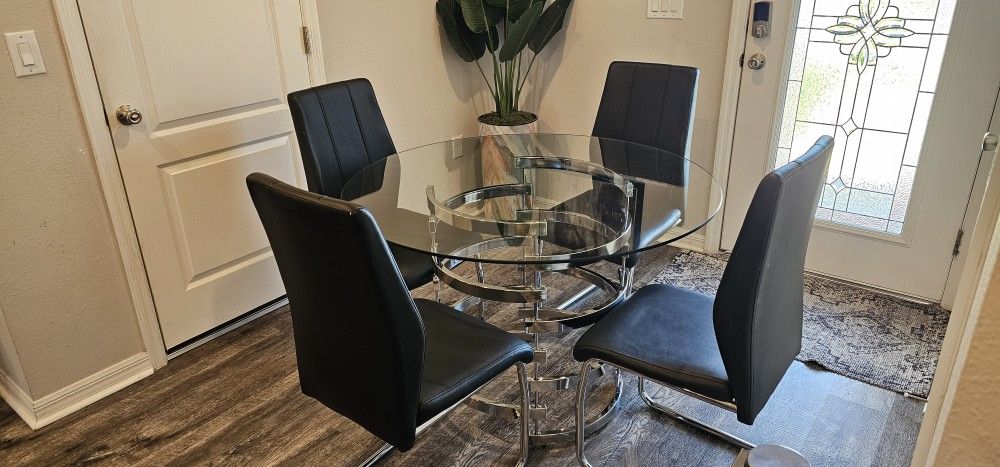 45" Diameter Dining Table