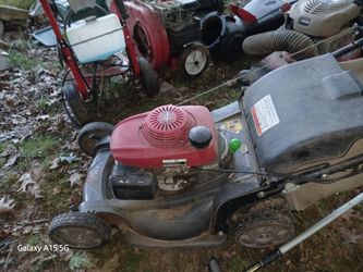 Honda vtech self propelled bagged or mulched shed kept 500$ new askinf less for this Gas-Powered Push Lawn Mower with Bag