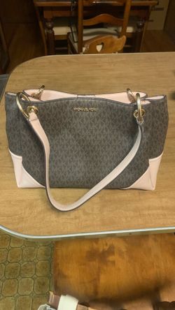 Micheal Kors purse