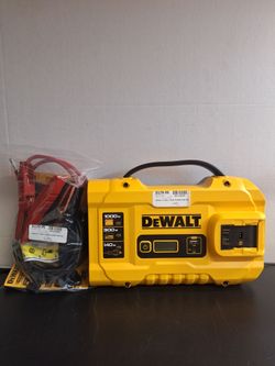 DEWALT 3-WAY 1000W POWER INVERTER