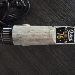 Almost New Oster Clippers 