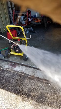 PRESSURE WASHER ALMOST NEW
