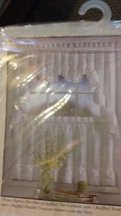 Ruffled tier curtains