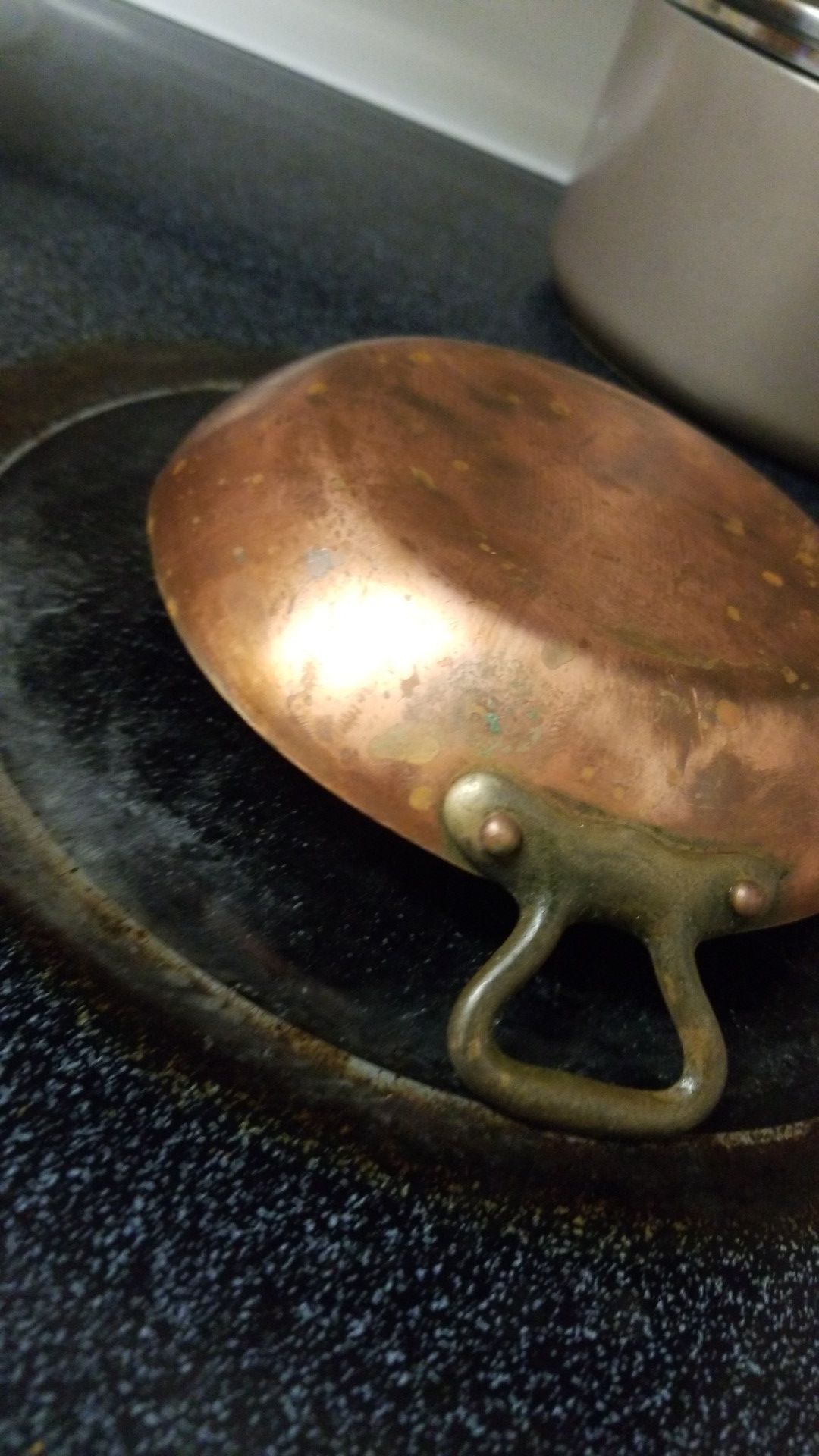 Flat copper pan
