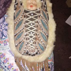 Vintage Native American Baby Doll Resin Wall Plaque Decoration Very 

