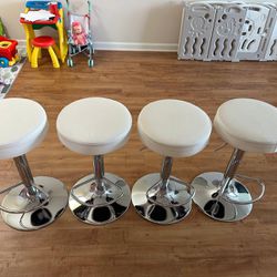 4 Barstools Set for sale 