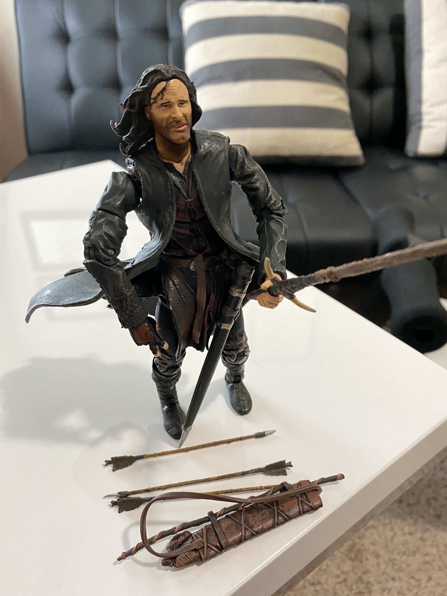 2002 Lord of the Rings Aragorn Action Figure LOTR collectable 6.5”