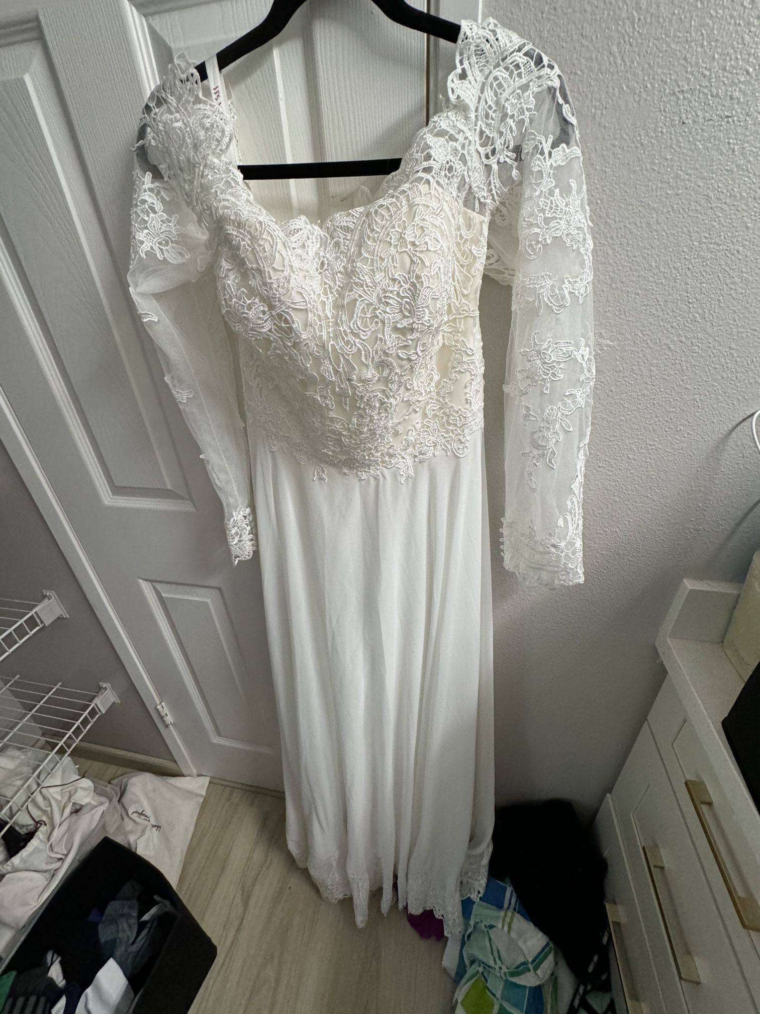 Never Worn -wedding Dress Size 12 -14