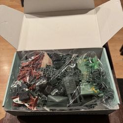 $30 Green/Brown Army Men Soldiers Playset Lot Plastic Figures Accessories Mixed