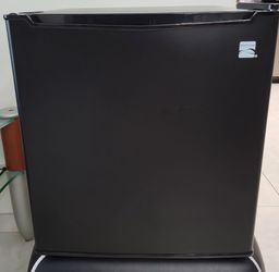Refrigerator with Freezer Kenmore 1.7 Cu-ft - Great for College Dorms or Office