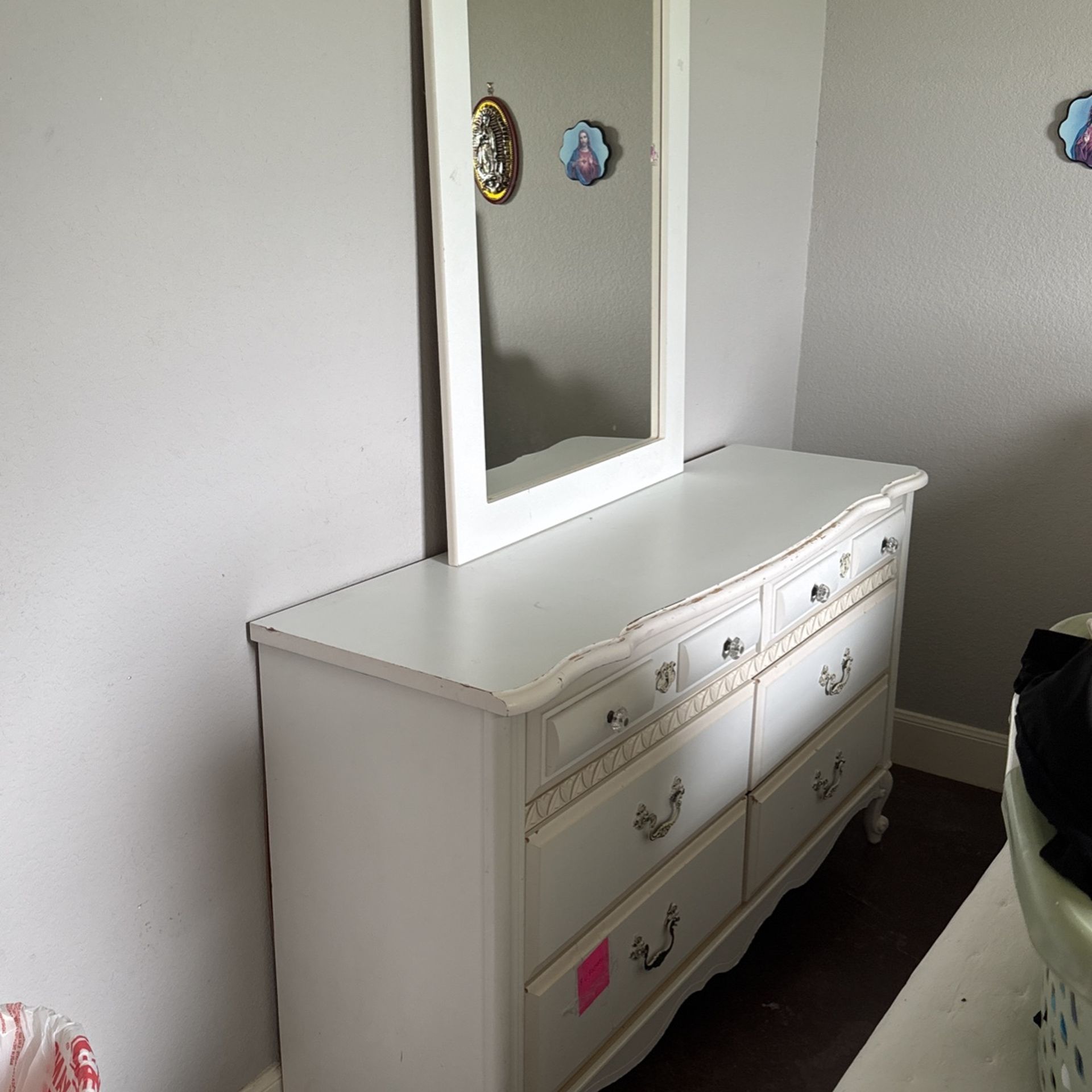 Mirror And Kids Dresser
