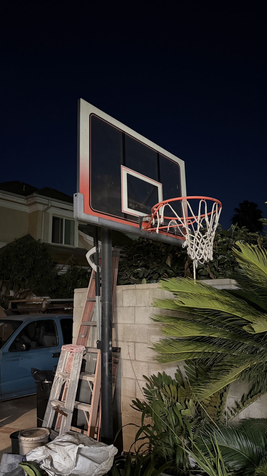 Atlas Portable Basketball Hoop