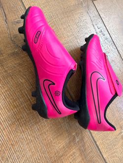 Nike Jr. Phantom GX Club Soccer Cleats – Pink/Black – Kids Size 12.5C
