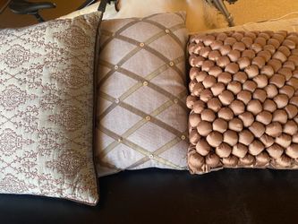 Decorative Pillow Set