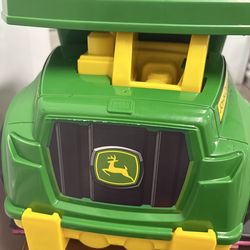 John Deer dump truck