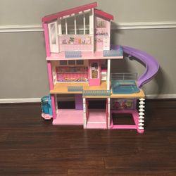 Barbie Dreamhouse Dollhouse with Pool, Slide and Elevator
