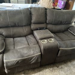 Recliner - Manual Not Electric 