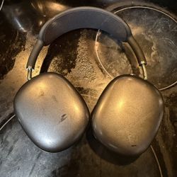 Used Apple Pro Maxes Midnight With charger 