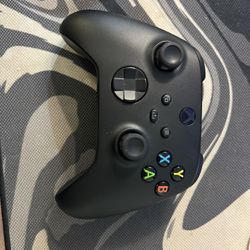 Xbox Wireless Controller-Carbon Black  (Open Box)