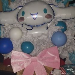 Cinnamon Roll. Valentines Day Balloon Bouquet