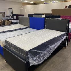 T We in Bed With Mattress 